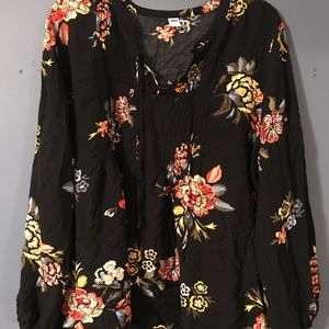 Old navy shirt size XL